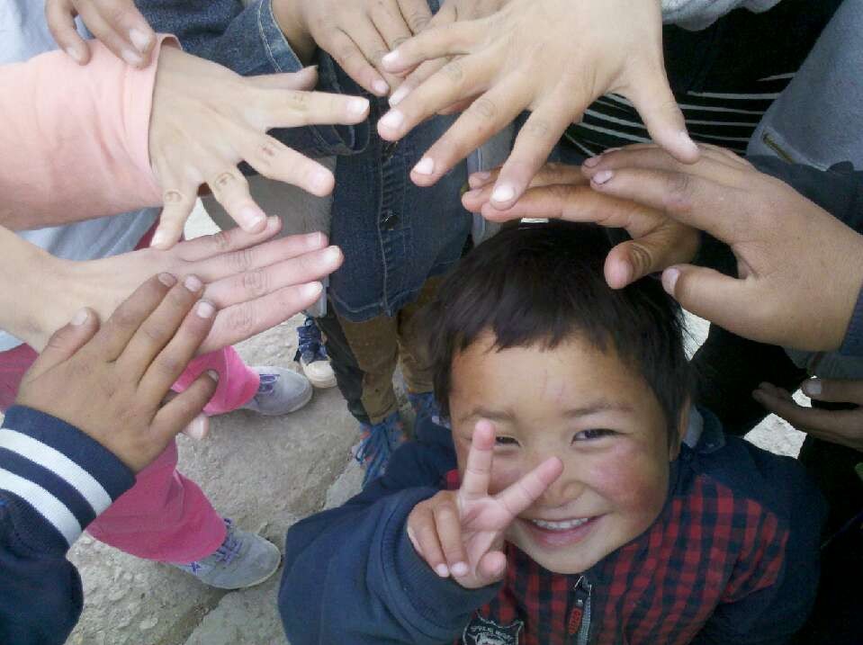 ��ӿƼ���W(xu��)���t�ġ�֧��꠵�꠆T���˴Ό��`�����ຣʡ�ຣ�����Ҵ�Ĺ��W(xu��)У��7��15�գ�꠆T��?y��u)麢�ӂ���ȥ�ˌW(xu��)��(x��)��Ʒ���w����Ʒ�ͽ̌W(xu��)���Y��ϣ�����H��׌����ͯ���õ�����͌W(xu��)��(x��)��߀��׌���ӂ��˽����������Ϣ���������ܵ������P(gu��n)�����D�麢�ӂ��挦꠆T���R�^ϲЦ��_��