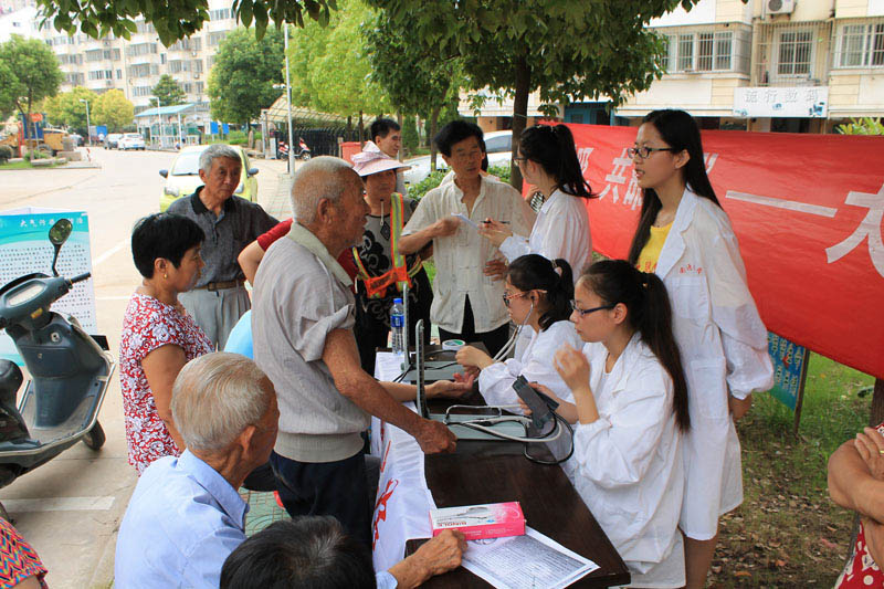 �F꠳ɆT���M����^(q��)����y��Ѫ�����ܵ����񂃵�ٝ�p������ϣ�����Զ��һЩ�@�ӵĻ����