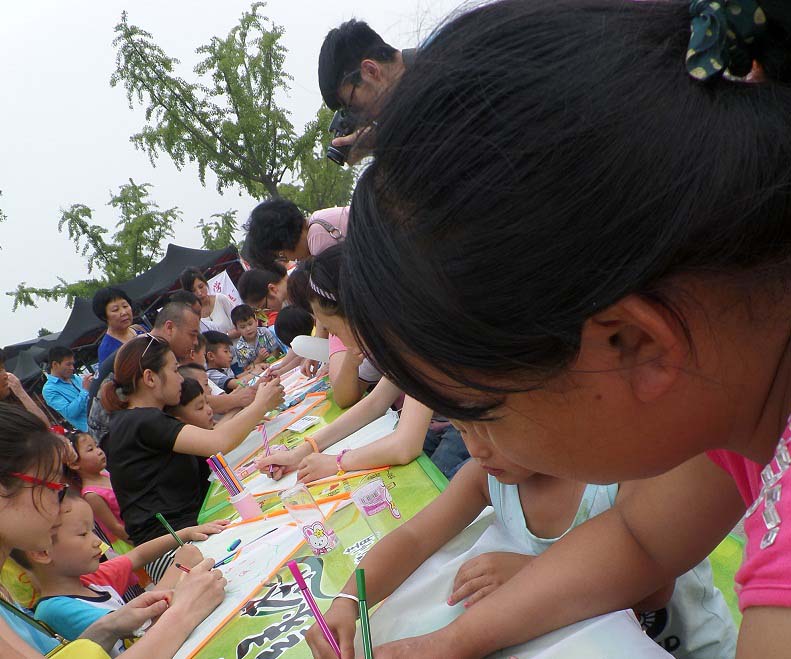 �I�����@С���Ѽ����L(zh��ng)�����L(f��ng)�~���L��(hu��)������(xi��)���Լ��ĭh(hu��n)�����Z(y��)��