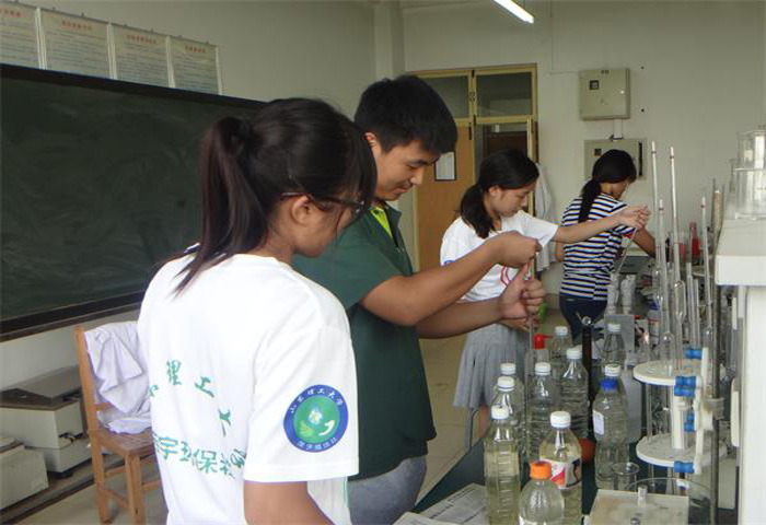 �(du��)�T���ڌ�(sh��)�(y��n)�Ҍ��ɼ��؁���ˮ���M(j��n)�Ќ�(sh��)�(y��n)����,������Ҫ����ˮ�ӵ�PH�������늌�(d��o)���������ȹ����(xi��ng)ָ��(bi��o)�ęz�y����(sh��)��(j��)�M(j��n)��̎����