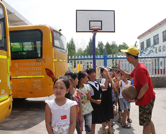 ���Ϲ��I(y��)��W(xu��)��(j��ng)��(j��)�Q(m��o)�׌W(xu��)Ժ����ϵ�P�h�������ж����������(hu��)��(sh��)�`�(du��)������ʡƽ�ɽ���P�hѦ���(zh��n)���Ӝϴ���ӢС�W(xu��)�_(k��i)չ֧�̻��(d��ng)���e�k��ӢС�W(xu��)��һ��Ȥζ�\(y��n)��(d��ng)��(hu��)��׌�W(xu��)���w��(hu��)�W��ƥ�˾������D��־Ը�߽o�W(xu��)���ĄŃ�������