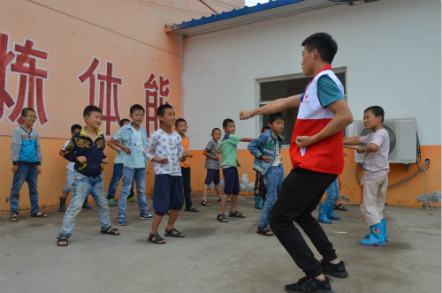 �x�ЌWԺ�tʮ��ů��־Ը����꠵�ɽ��ʡ�����н��ڿh��Ȫ�l(xi��ng)־Ը���������Ȫ�l(xi��ng)�ĺ��ӂ��_�O��ȭ���n�����g�n�������w�|�����M��������ȫ��l(f��)չ��