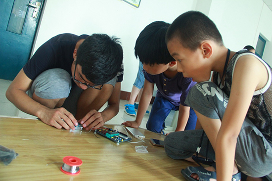 �Ї�ʯ�ʹ�W(xu��)���A�|������֮�������̈F(tu��n)��ɽ�|ʡ�S�u��(j��ng)��(j��)�_�l(f��)�^(q��)ᘌ�����(w��)���ˆT��Ů�����؃�ͯ�_չ������(d��ng)�����H�_�O(sh��)�Z��(sh��)���n�̽̌W(xu��)��߀�_չҕ�l�̌W(xu��)��ħ�g(sh��)��ħ�����L�����dȤ��n���� (3)