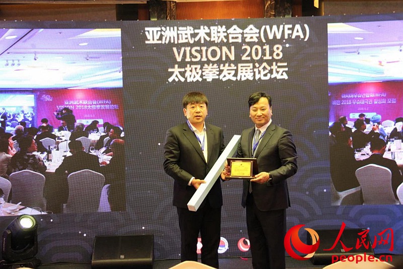 ���Ʒ���(hu��)�L(zh��ng)��������μ��F(tu��n)��(hu��)�L(zh��ng)�����������˸��x����