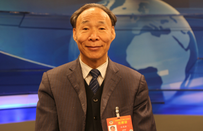 全國政協(xié)常委、中國作家協(xié)會(huì)副主席白庚勝：民族文化的保護(hù)與發(fā)展