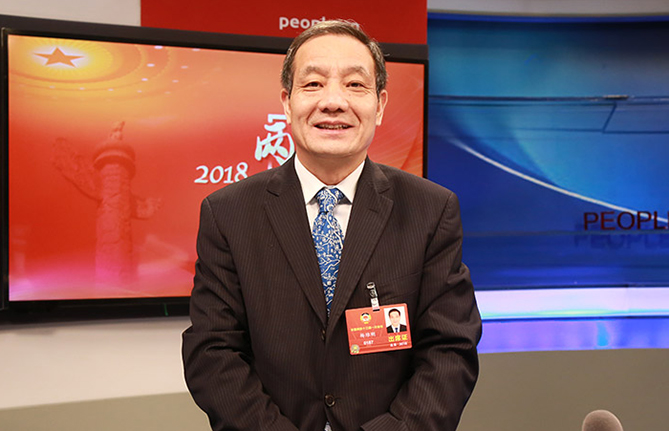 全國(guó)政協(xié)常委、湖南省人大常委會(huì)副主任楊維剛：創(chuàng)建“數(shù)字政府”賦能數(shù)字經(jīng)濟(jì)發(fā)展