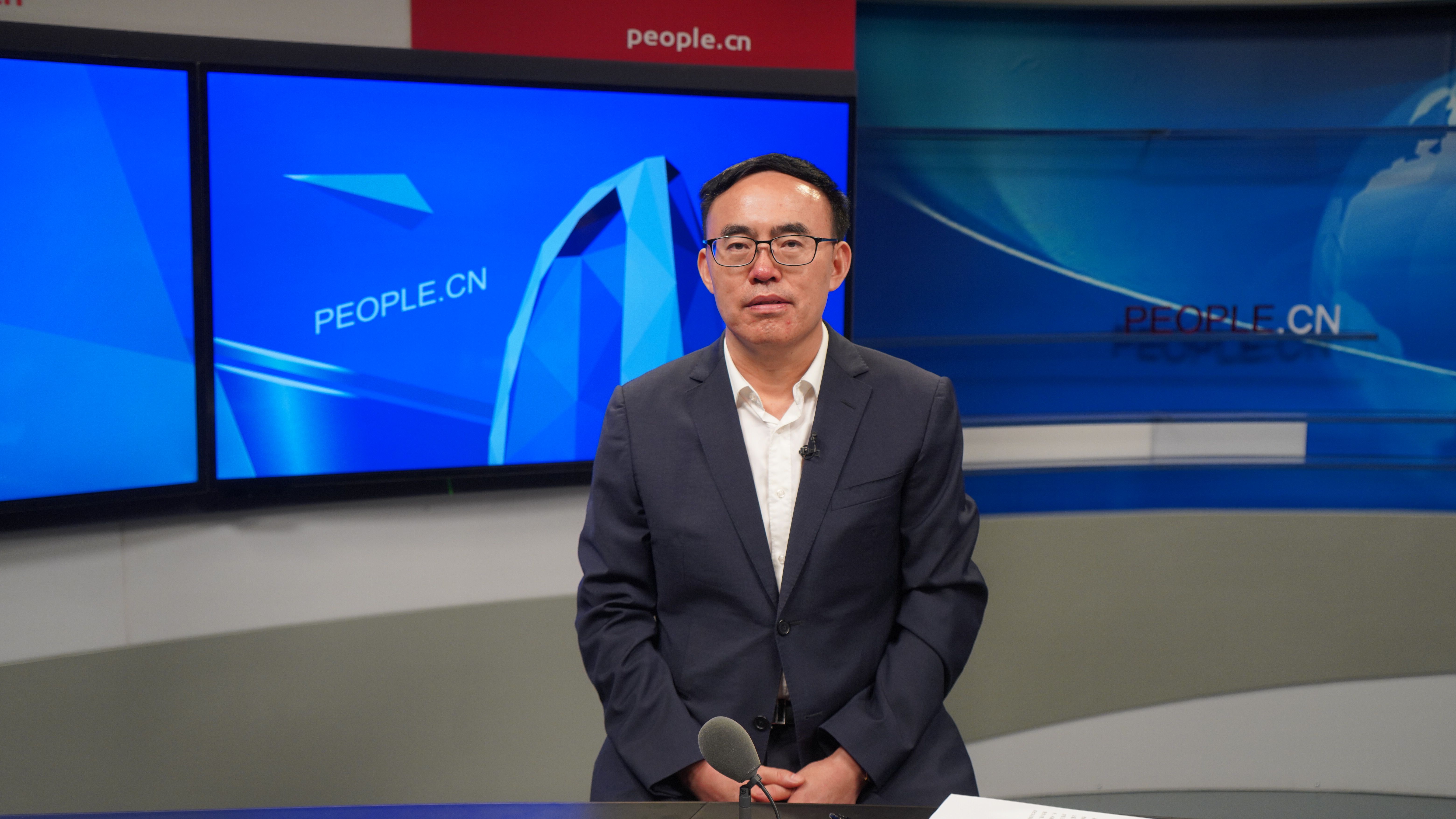 中國(guó)科學(xué)院院士、北京大學(xué)第六醫(yī)院院長(zhǎng)陸林做客人民網(wǎng)。實(shí)習(xí)生趙晉杰攝