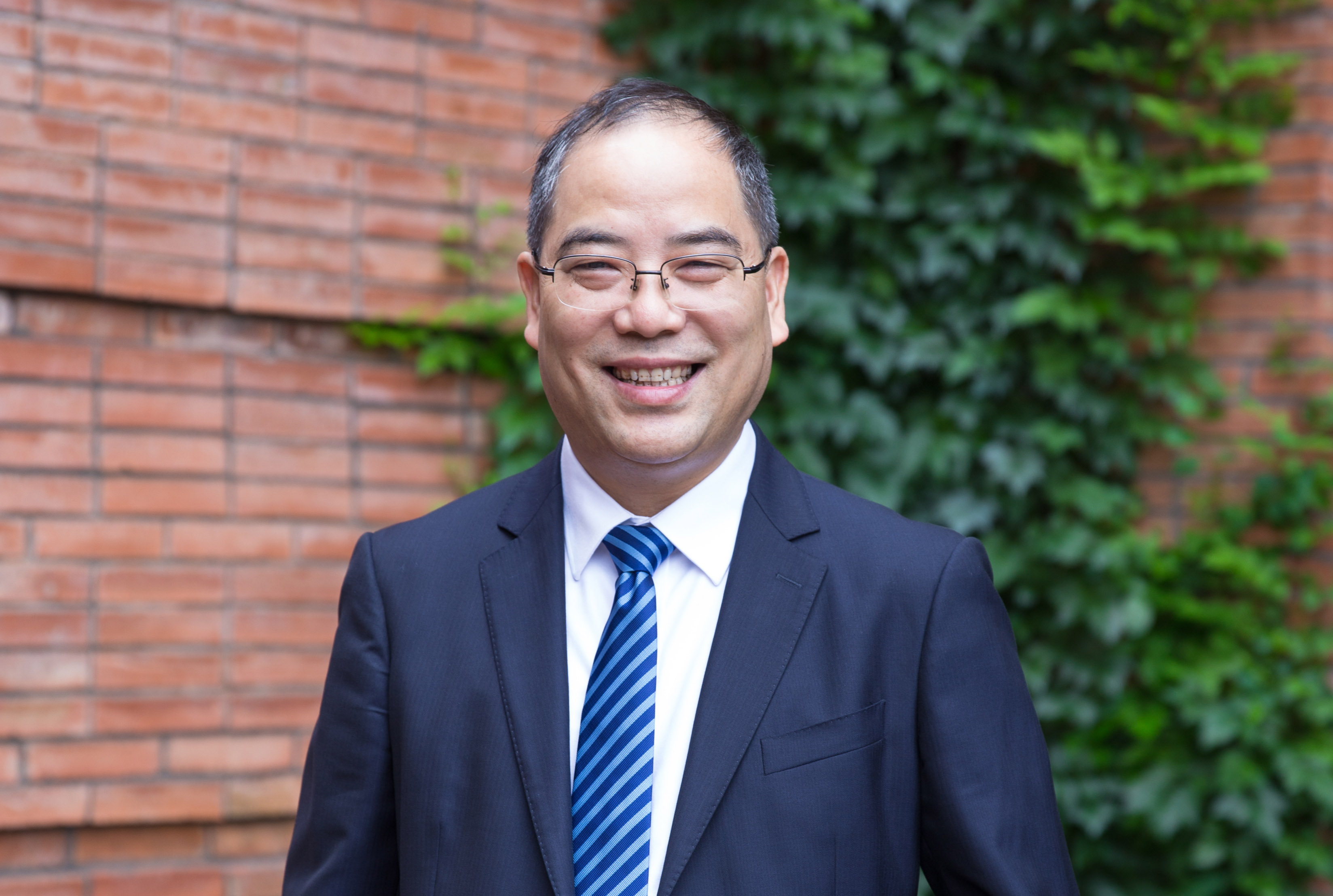 浙江工商大學(xué)黨委書記、教授 郁建興