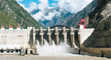 雪域高原用上穩(wěn)定綠電